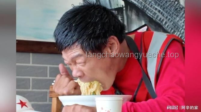 扭曲的身躯散发着耀眼的光！青岛报纸哥-孙大帅的故事